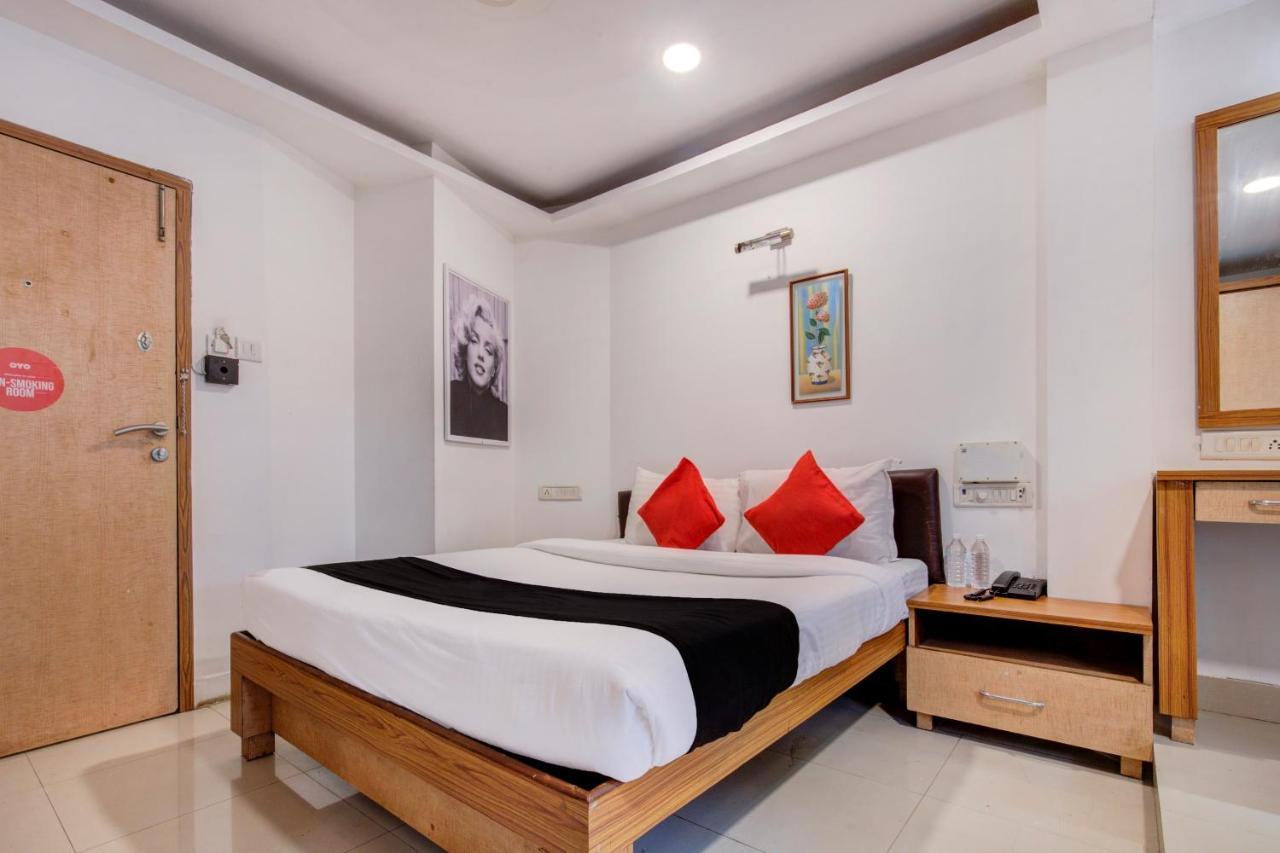 Capital O 77295 Hotel Bansidhar Bhuvan Bombaj Exteriér fotografie